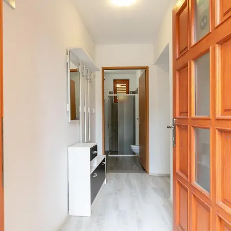 Apartment Kastel