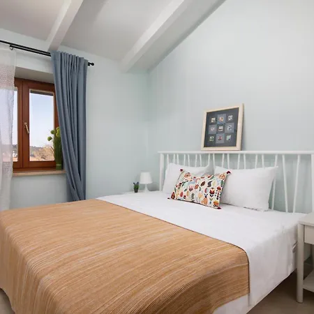 Apartment Kastel